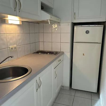 2 Pieces Cabine, Terrasse, Parking Prive, 5 Couchages, Port Camargue - Fr-1-250-199 Le Grau-du-Roi