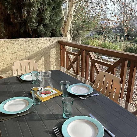 2 Pieces Cabine, Terrasse, Parking Prive, 5 Couchages, Port Camargue - Fr-1-250-199 Apartmán *