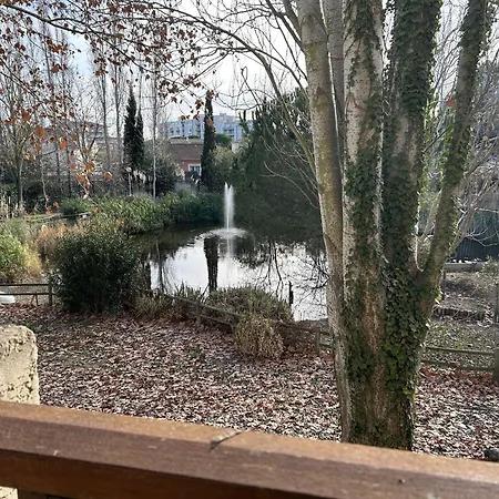 2 Pieces Cabine, Terrasse, Parking Prive, 5 Couchages, Port Camargue - Fr-1-250-199 * Le Grau-du-Roi