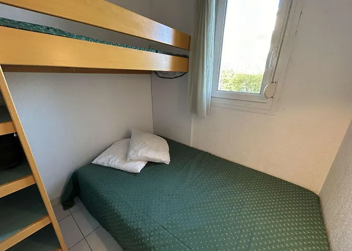 Appartement 2 Pieces Cabine, Terrasse, Parking Prive, 5 Couchages, Port Camargue - Fr-1-250-199