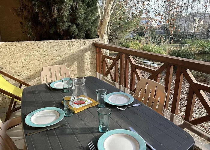 2 Pieces Cabine, Terrasse, Parking Prive, 5 Couchages, Port Camargue - Fr-1-250-199 Appartement *
